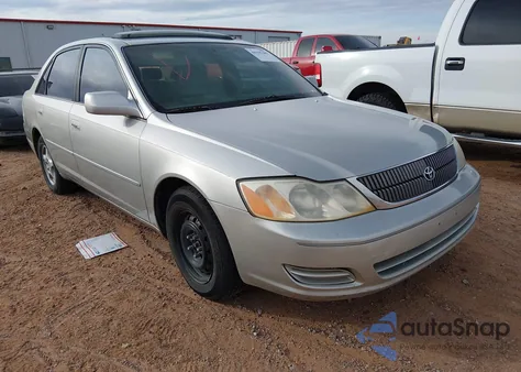2000 Toyota Avalon Xl z USA, uszkodzony, nr VIN 4T1BF28B3YU020493
